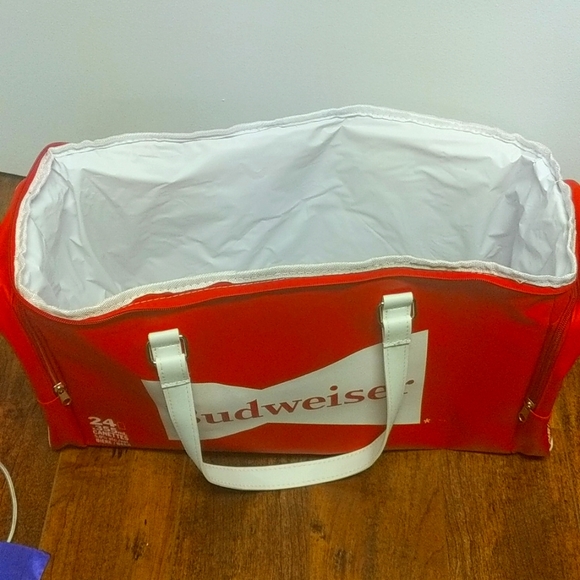 Budweiser cooler bag, fits 24, 355 ml cans. Never used. - Picture 3 of 6